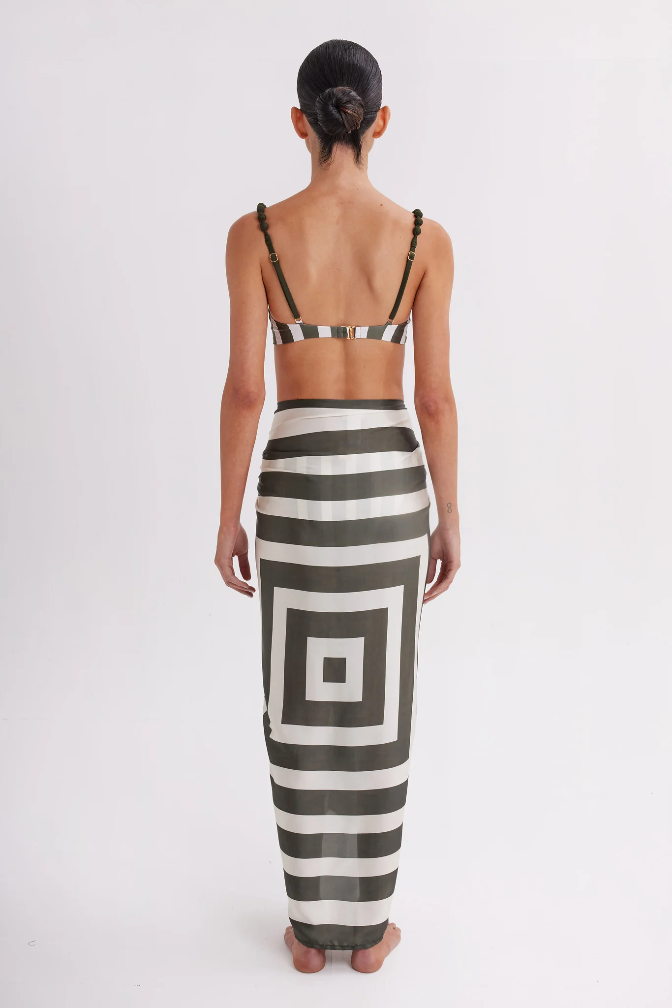 LUA 1670 Sarong - Image 2