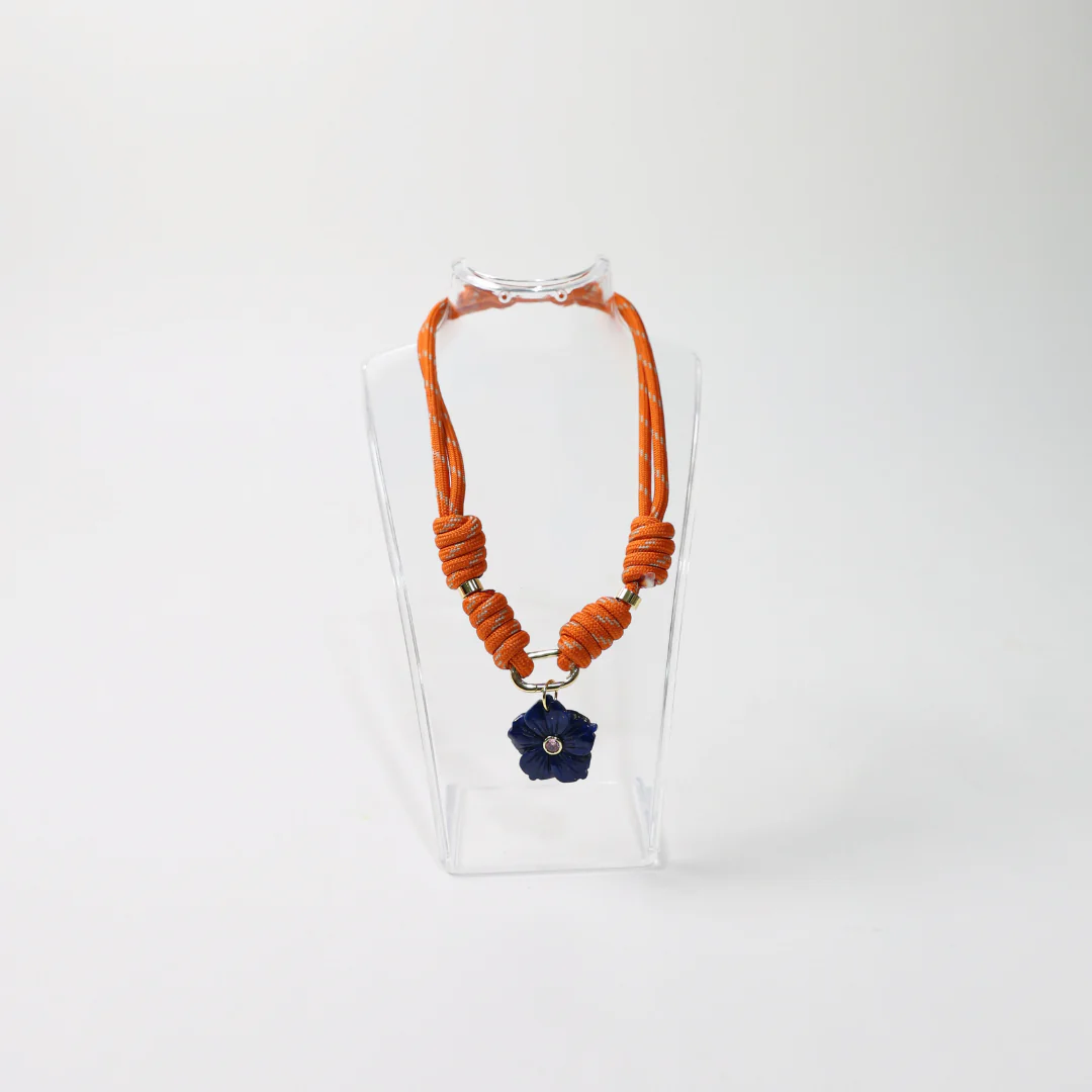 POP UPS X HANNAH B BOAT ROPE BURNT ORANGE NECKLACE WITH BLUE HIBISCUS - Image 3